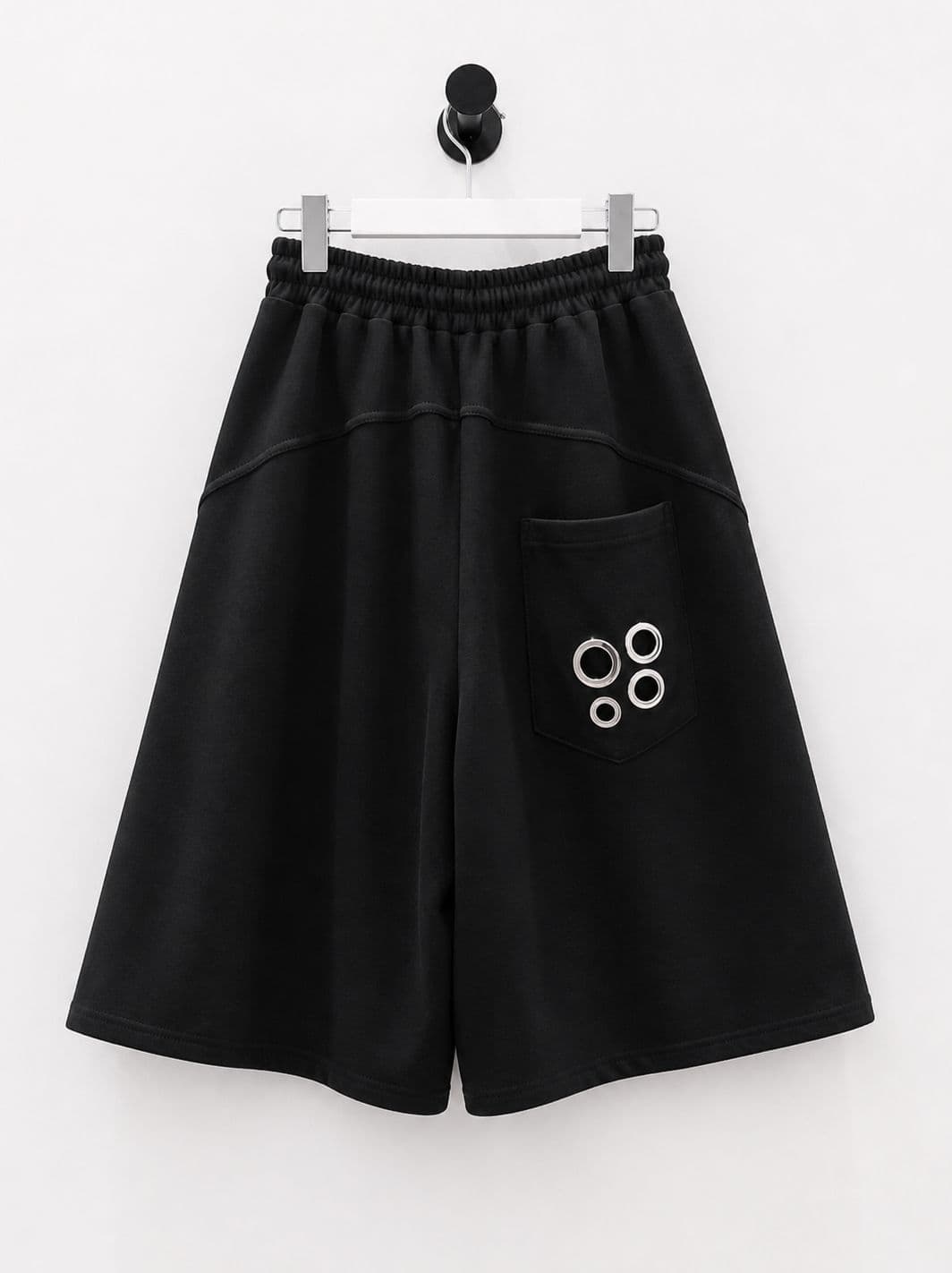 Keyring Cut-out Back Pocket Eyelet Bermuda Shorts - 3/4 Length Wide Shorts Unisex New Arrival - 이미지 6