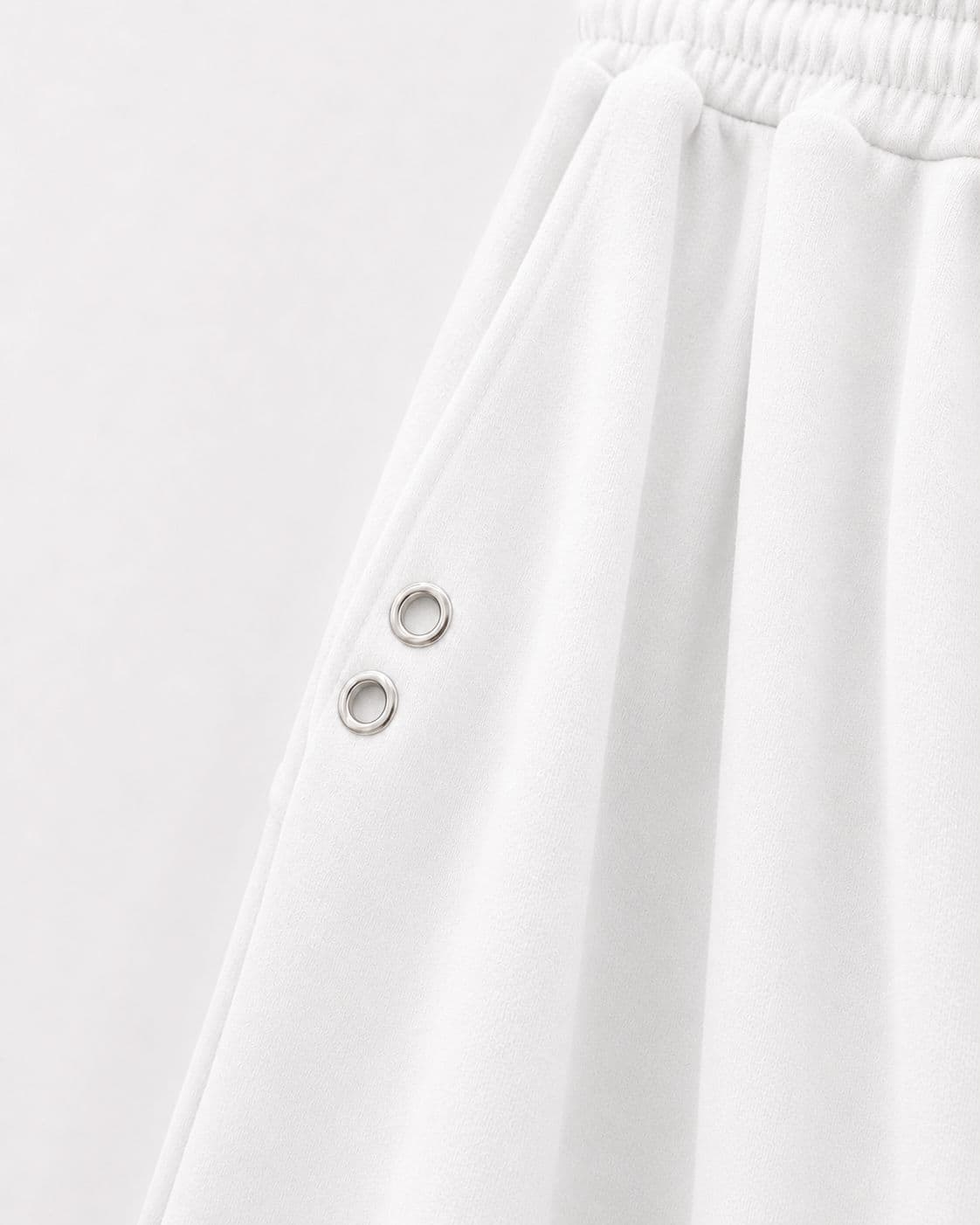 New Arrival) Keyring Cut-out Bermuda Shorts Back Pocket Eyelet Wide Shorts Unisex Made in Korea - 이미지 5