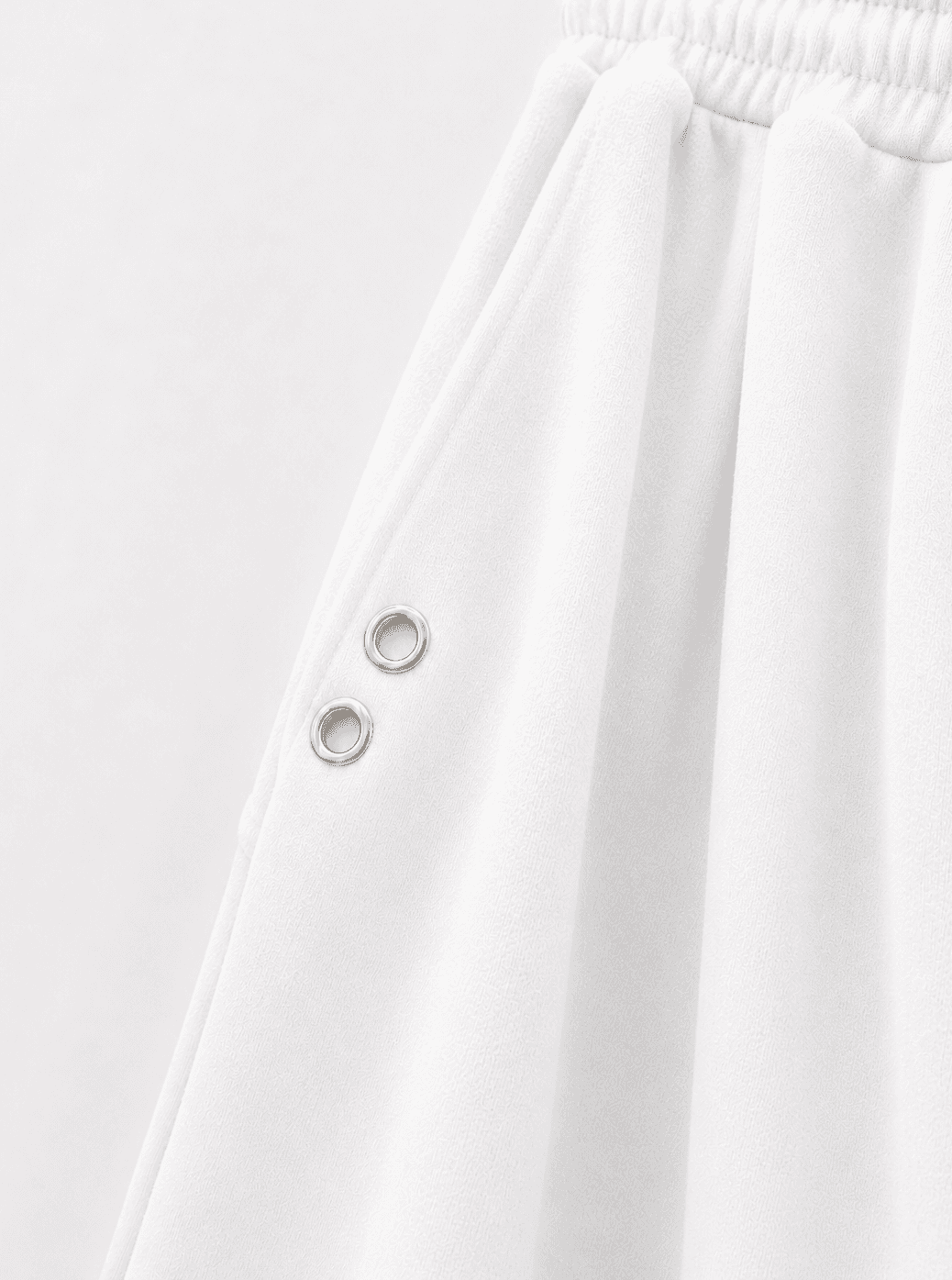 Keyring Loop Cut-out Bermuda Shorts Pocket Eyelet Wide Shorts Unisex Made in Korea - 이미지 18