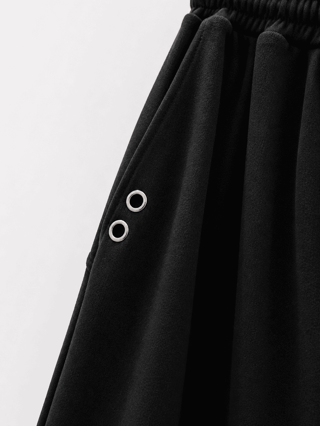 Keyring Loop Cut-out Bermuda Shorts Pocket Eyelet Wide Shorts Unisex Made in Korea - 이미지 17