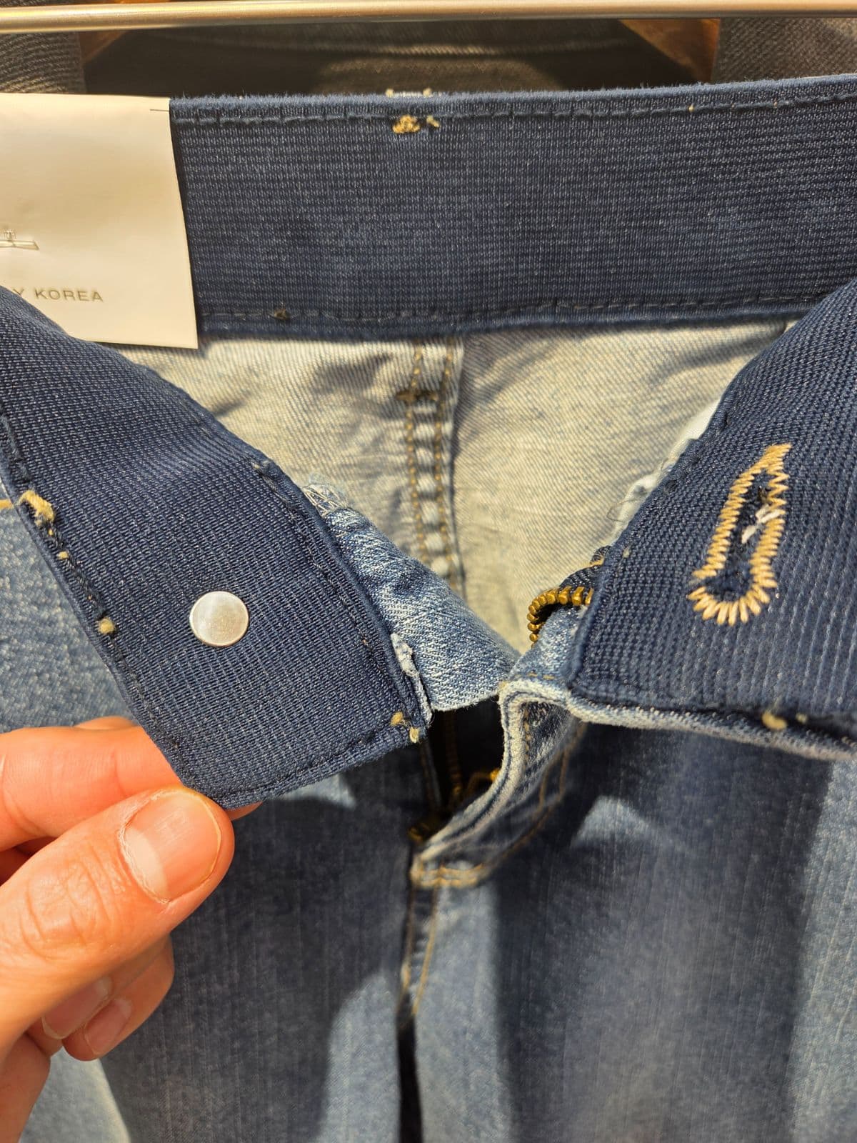Dark blue denim jeans with elastic waistband, inner band, four-way stretch, elastic wide-leg pants, cut-out wide, spandex, denim jeans - 이미지 5