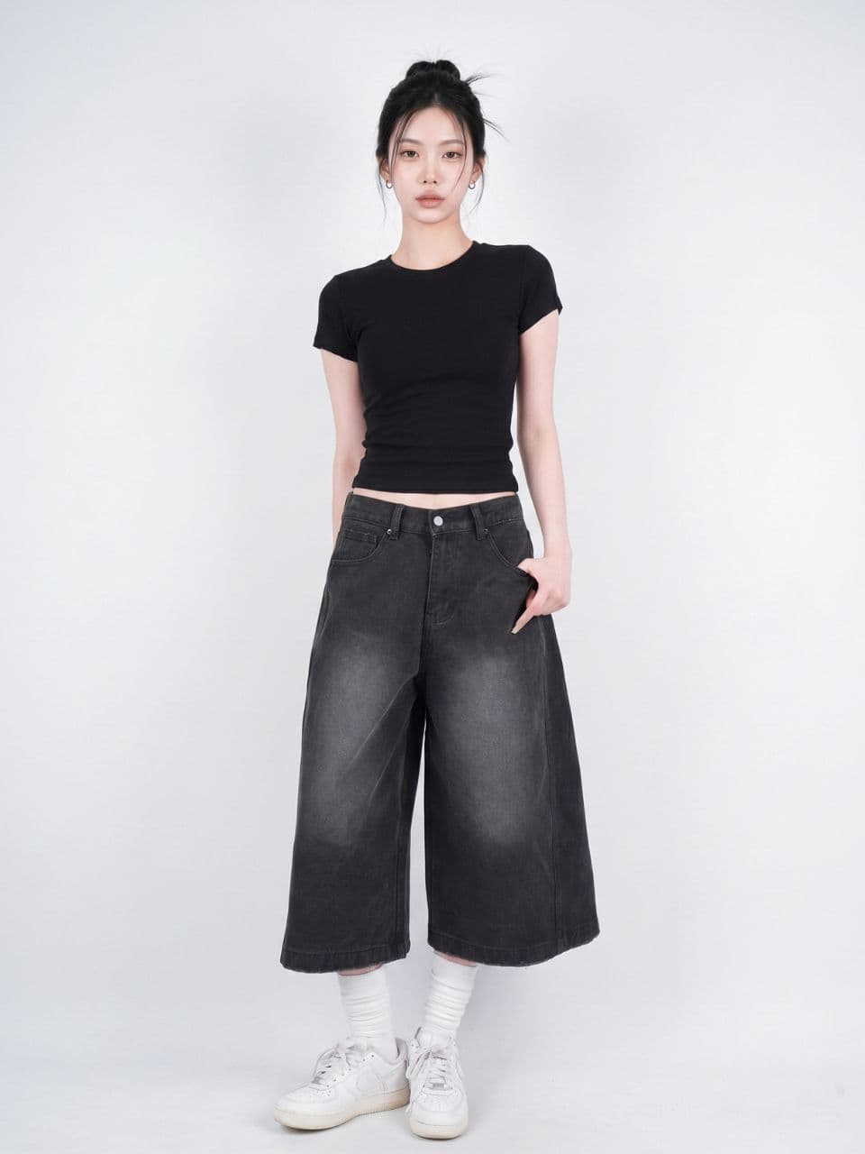 Cut-out pattern shorts denim shorts Bermuda shorts Bermuda denim denim shorts - 이미지 1
