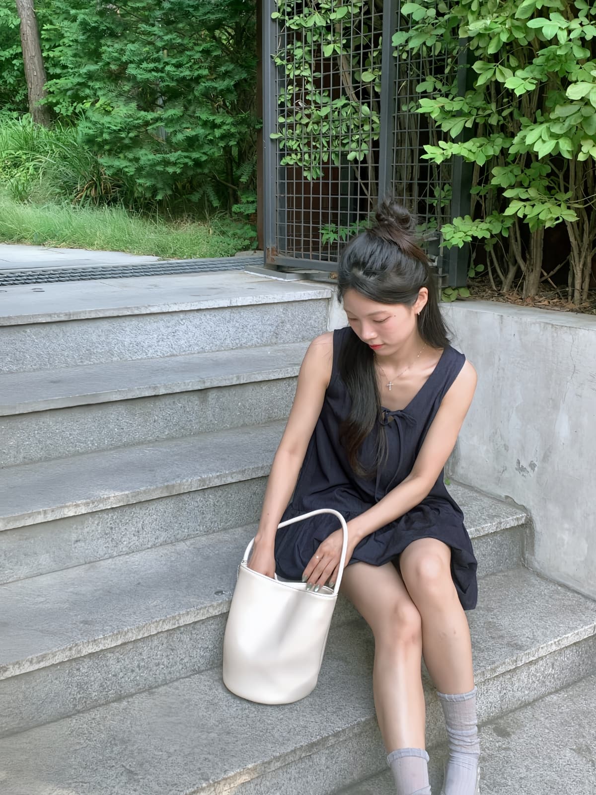 Balloon Mini Sleeveless Dress ( New Summer Sleeveless Ribbon V-Neck Delicate Fit Dress - 이미지 15