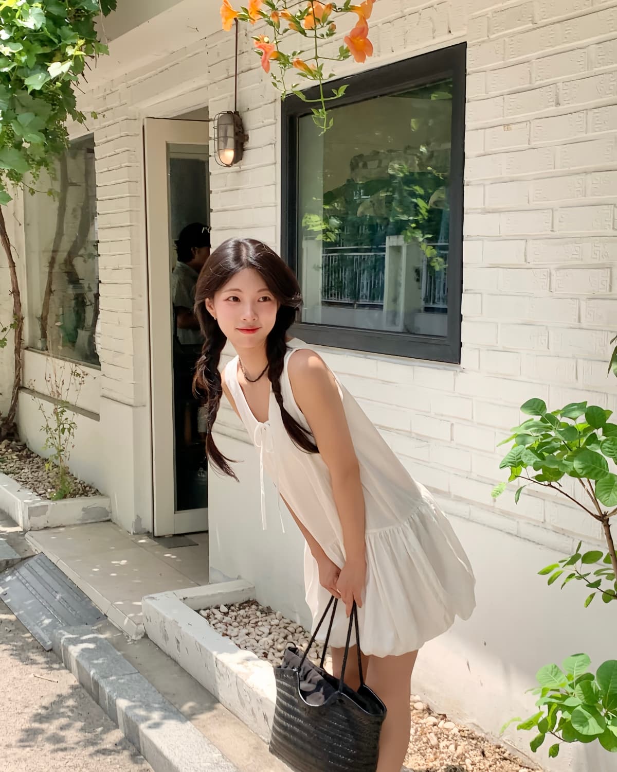Balloon Mini Sleeveless Dress ( New Summer Sleeveless Ribbon V-Neck Delicate Fit Dress - 이미지 1