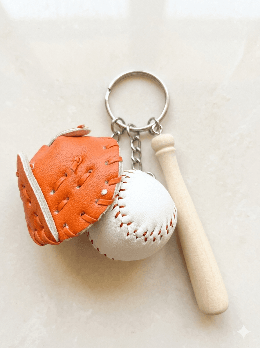 Baseball glove, ball, and bat mini keyring - 이미지 2