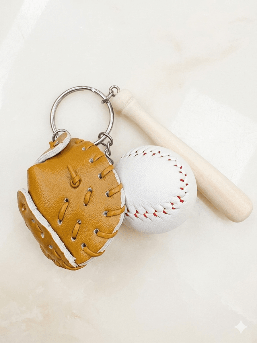Baseball glove, ball, and bat mini keyring - 이미지 5