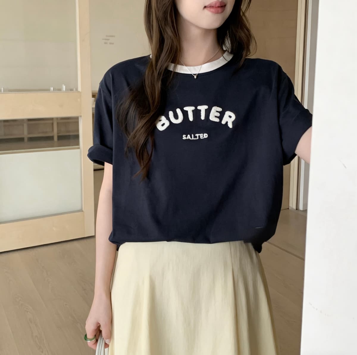 Butter T-shirt) Lettering Color Block Round Short Sleeve T-shirt - 이미지 5
