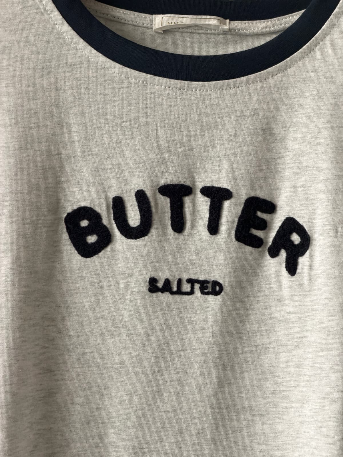 Butter T-shirt) Lettering Color Block Round Short Sleeve T-shirt - 이미지 13