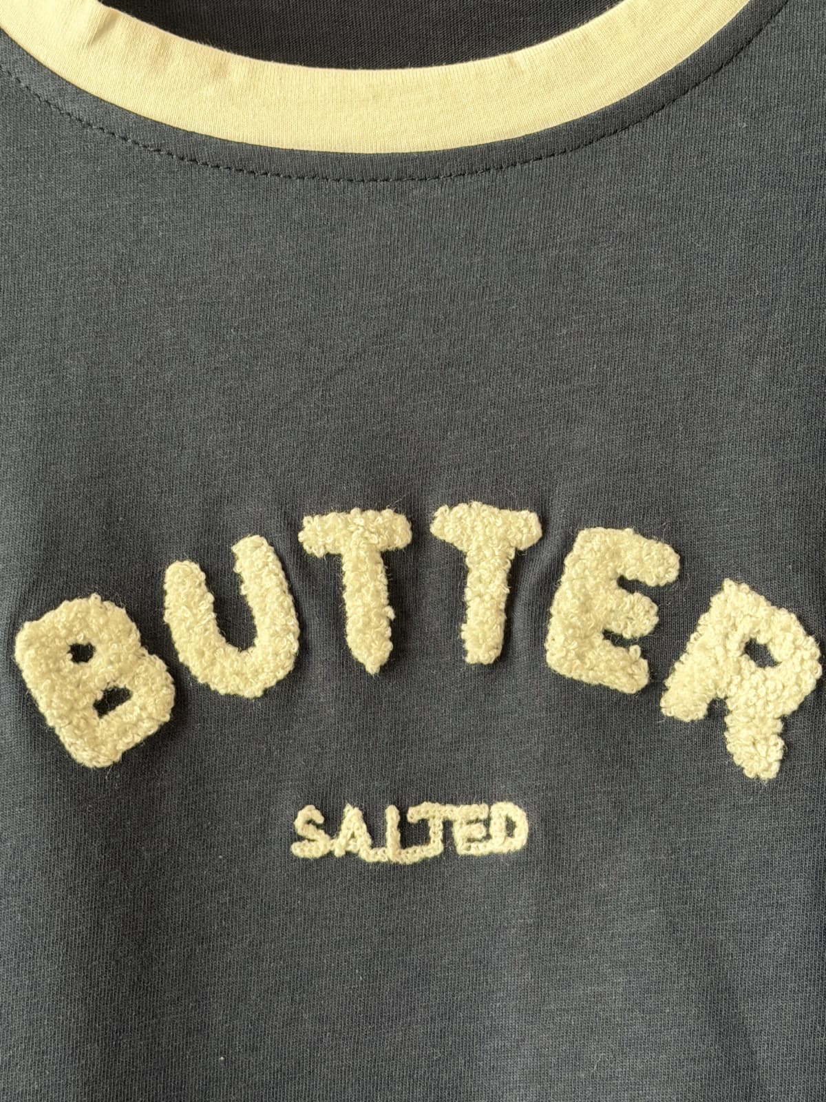 Butter T-shirt) Lettering Color Block Round Short Sleeve T-shirt - 이미지 11
