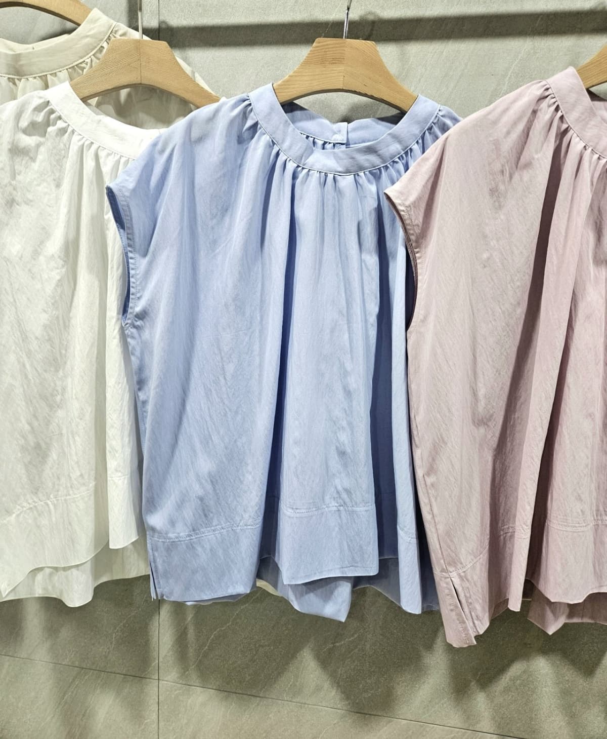 Balen sleeveless blouse - 이미지 4