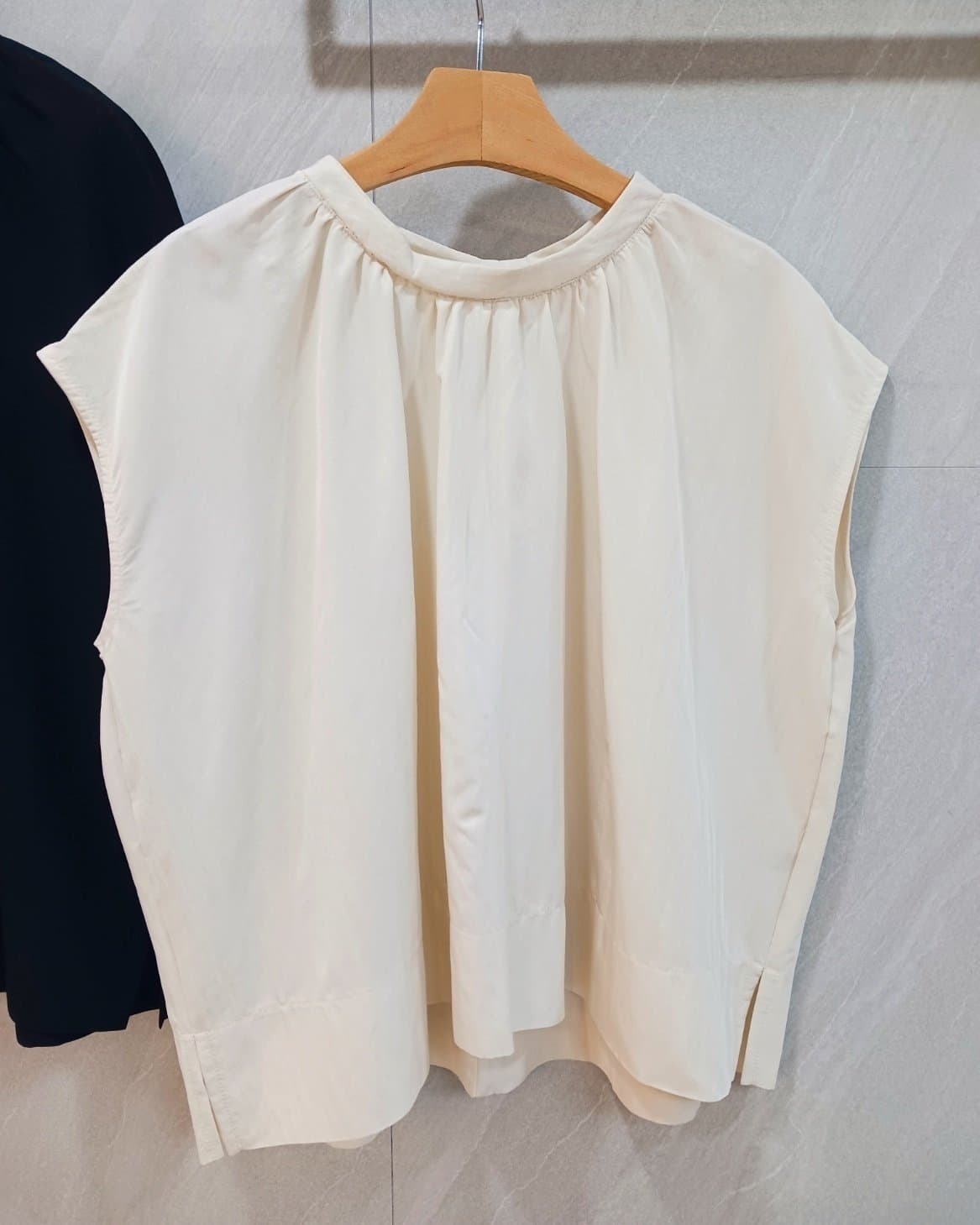 Balen sleeveless blouse - 이미지 8