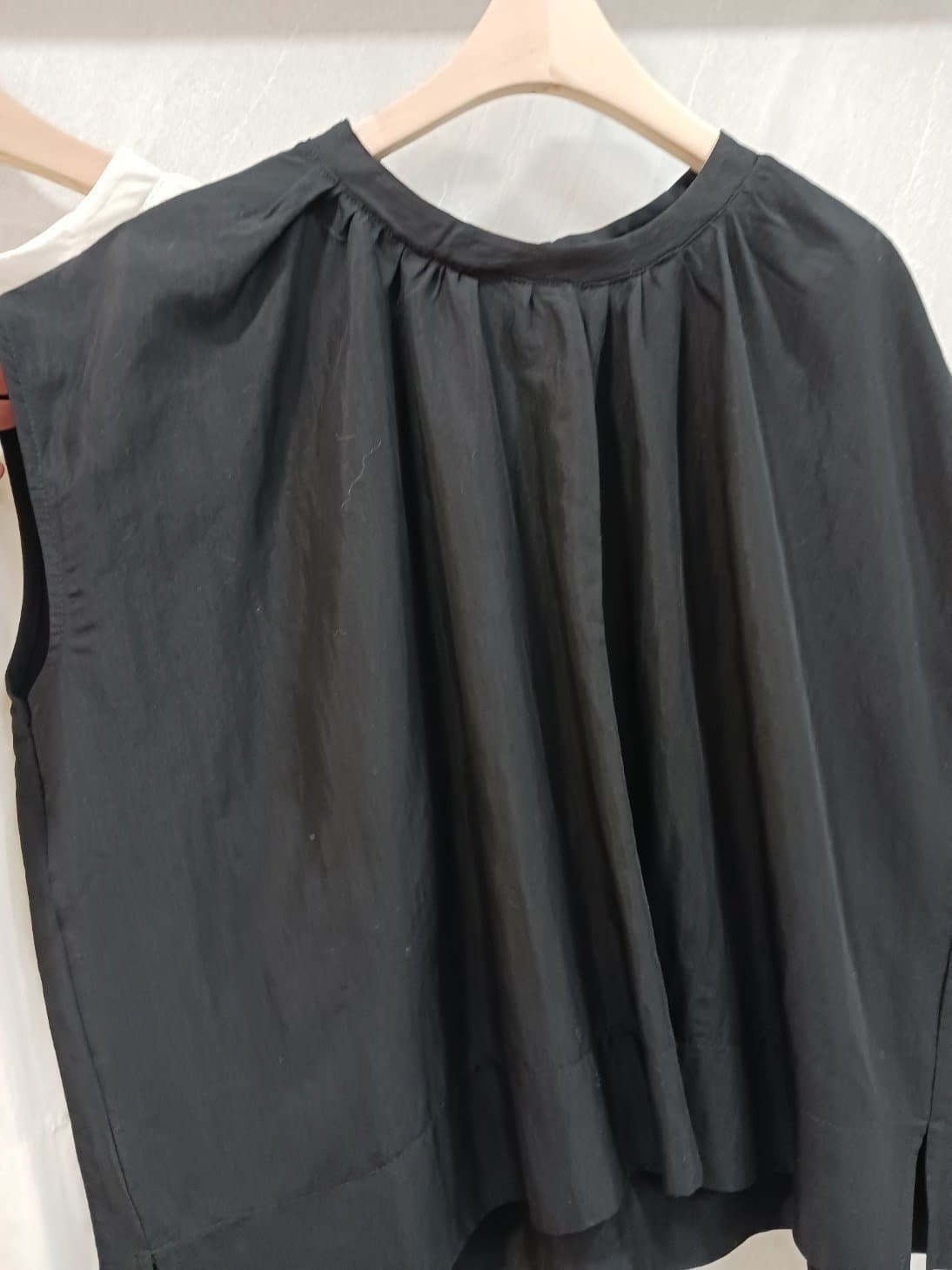 Balen sleeveless blouse - 이미지 19