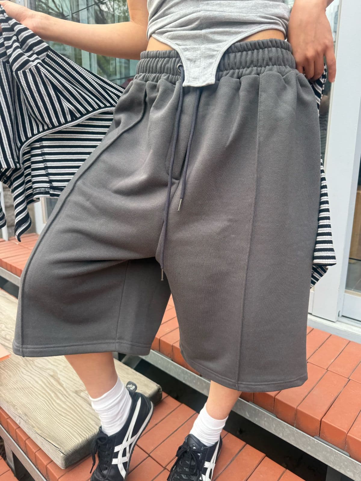 Side zipper Bermuda - 이미지 3