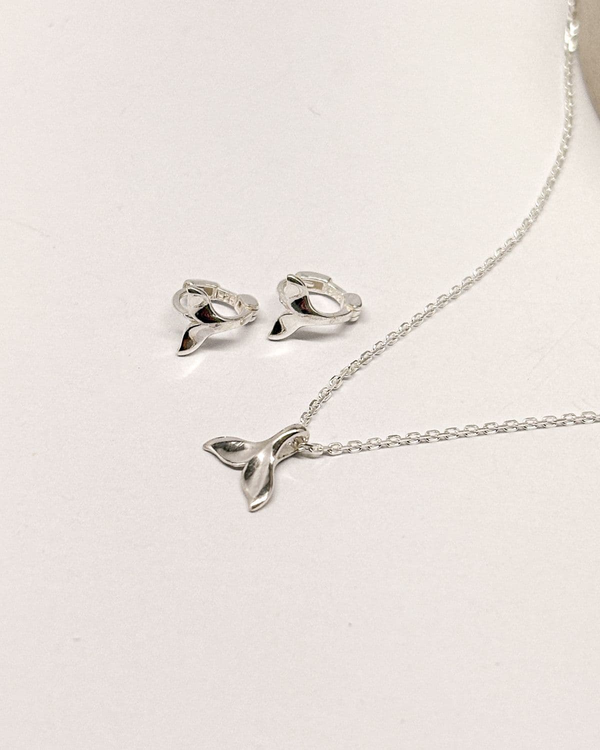 Silver 925 Whale Tail Pendant Necklace Silver Necklace & Earring Set - 이미지 1