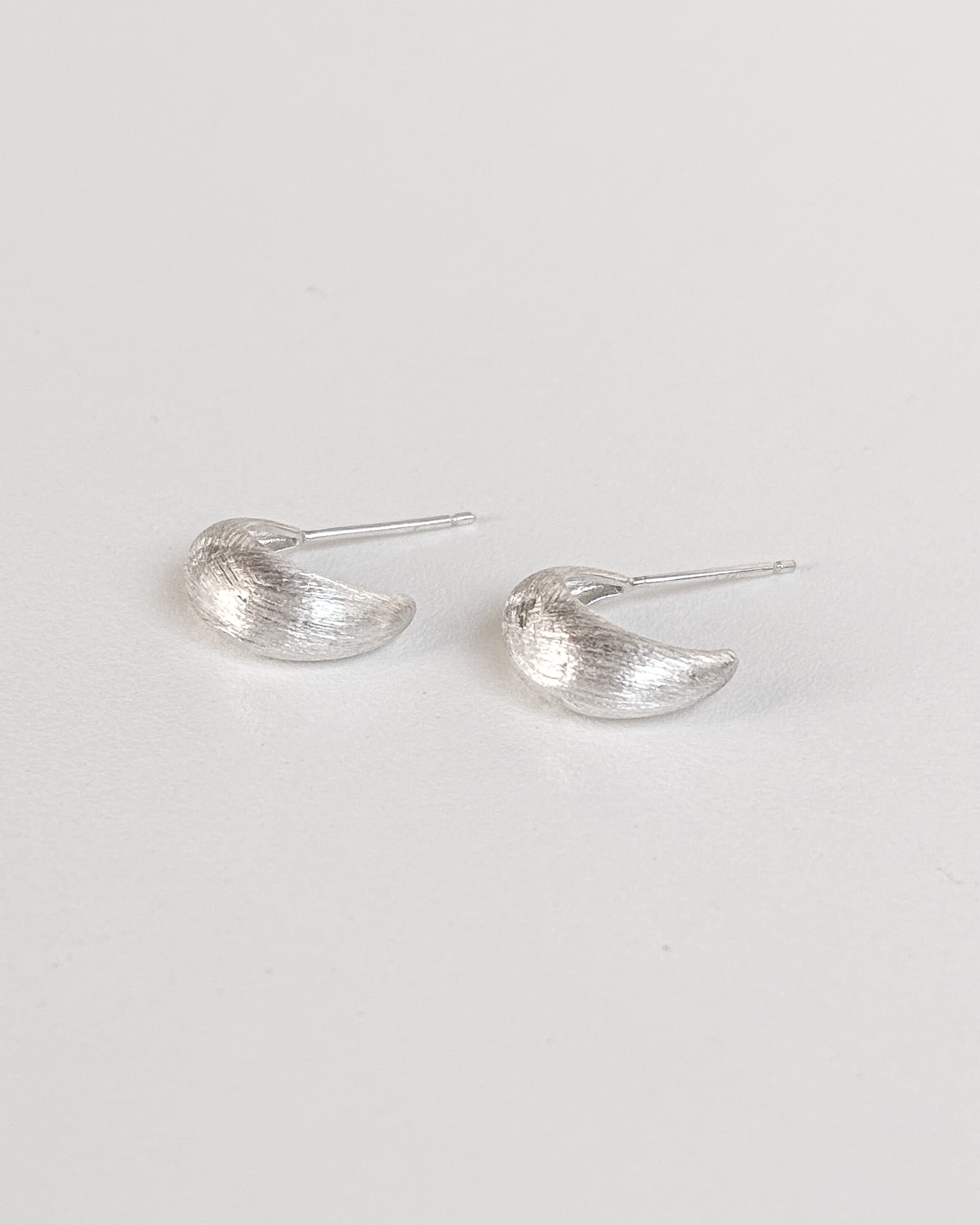 Silver 925 Matte Scratch Peanut-shaped Earrings Silver Earrings Silver Stud Posts - 이미지 3