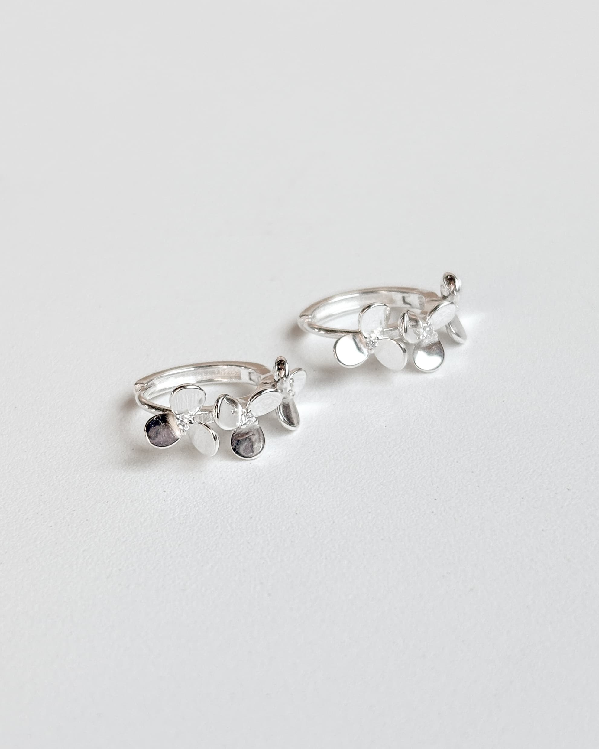 Silver 925 Flower One-Touch Ring Earrings Glamorous Silver Accent Earrings - 이미지 4