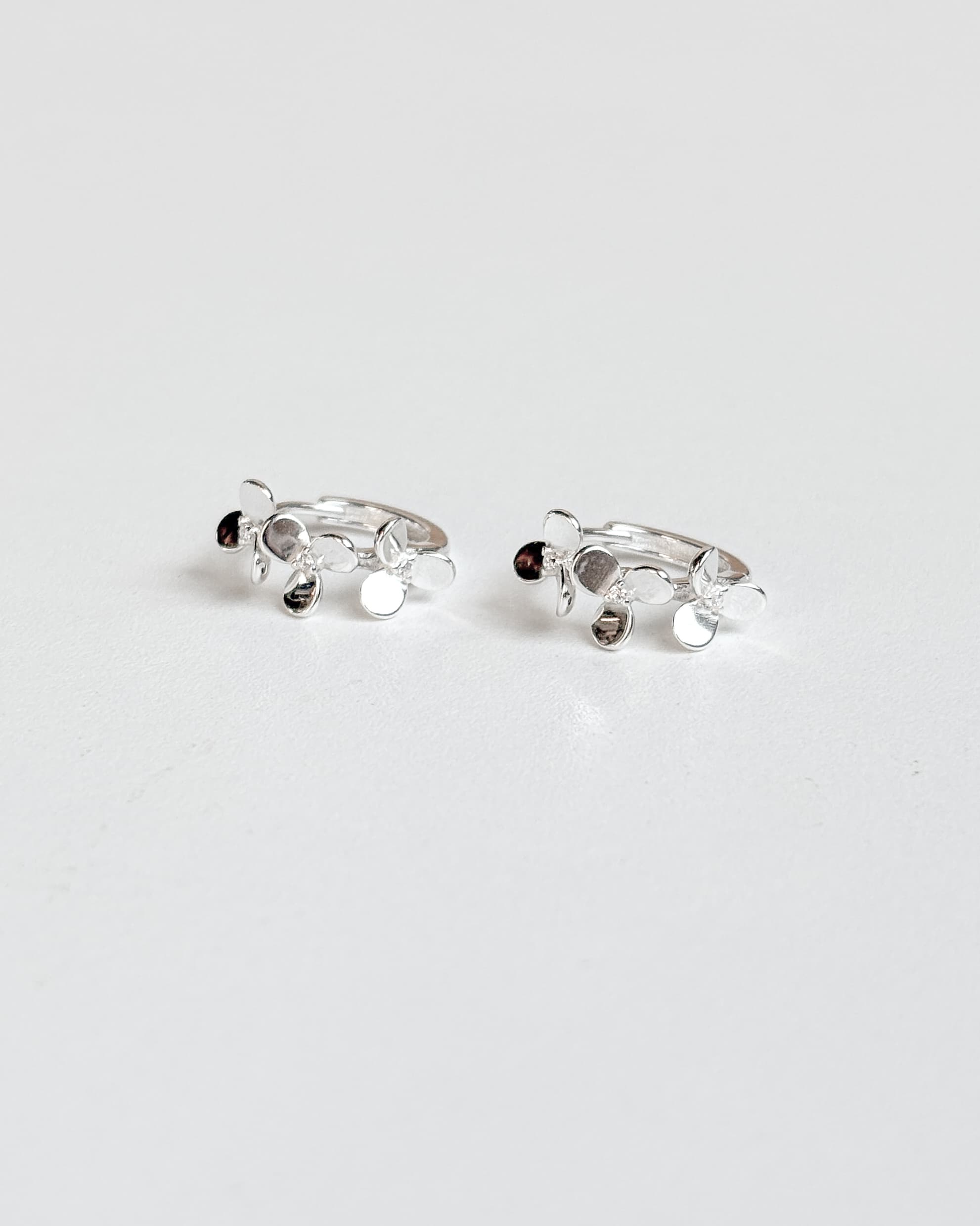 Silver 925 Flower One-Touch Ring Earrings Glamorous Silver Accent Earrings - 이미지 2