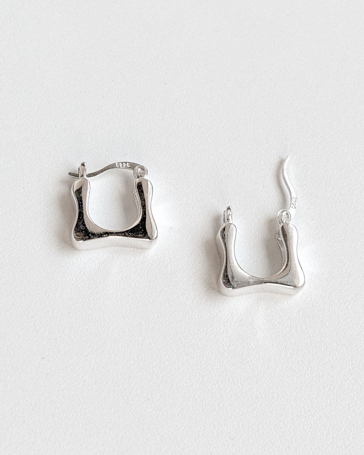 Silver 925 Square One-Touch Earrings Bold Volume Silver Earrings - 이미지 2
