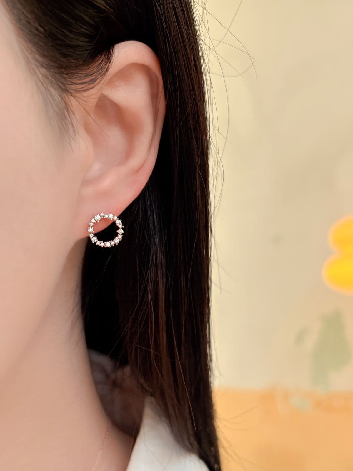 Silver 925 Cubic Round Flower Point Earrings, Gorgeous Silver Earrings with Silver Posts - 이미지 9