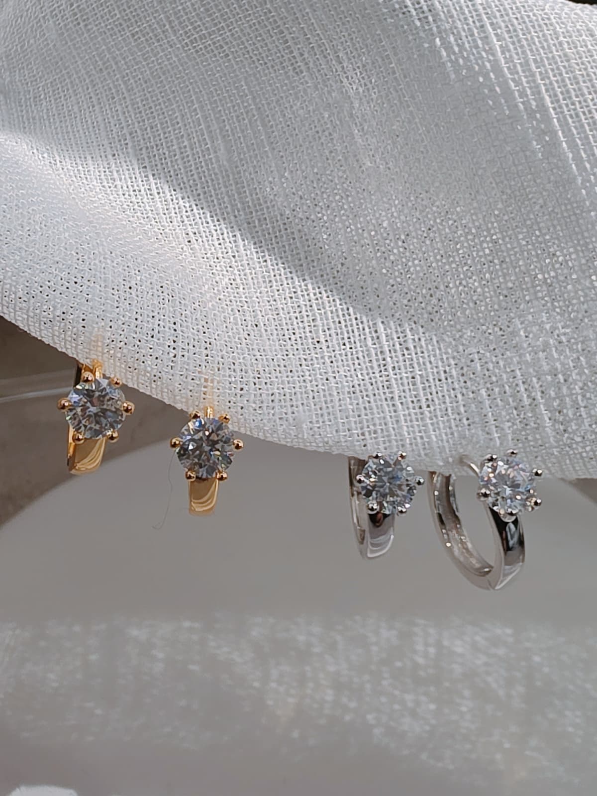 Moissanite Diamond Surgical Steel One-Touch Earrings (6-Prong) - 이미지 4