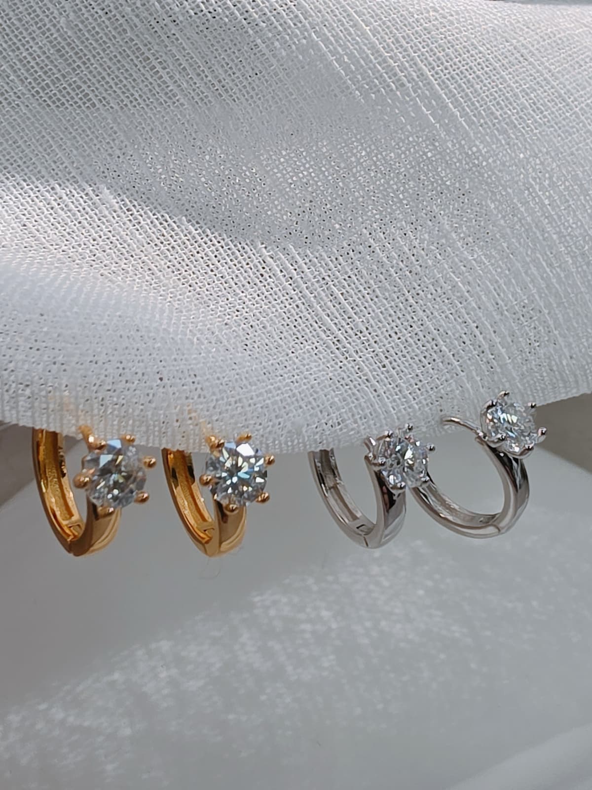 Moissanite Diamond Surgical Steel One-Touch Earrings (6-Prong) - 이미지 3