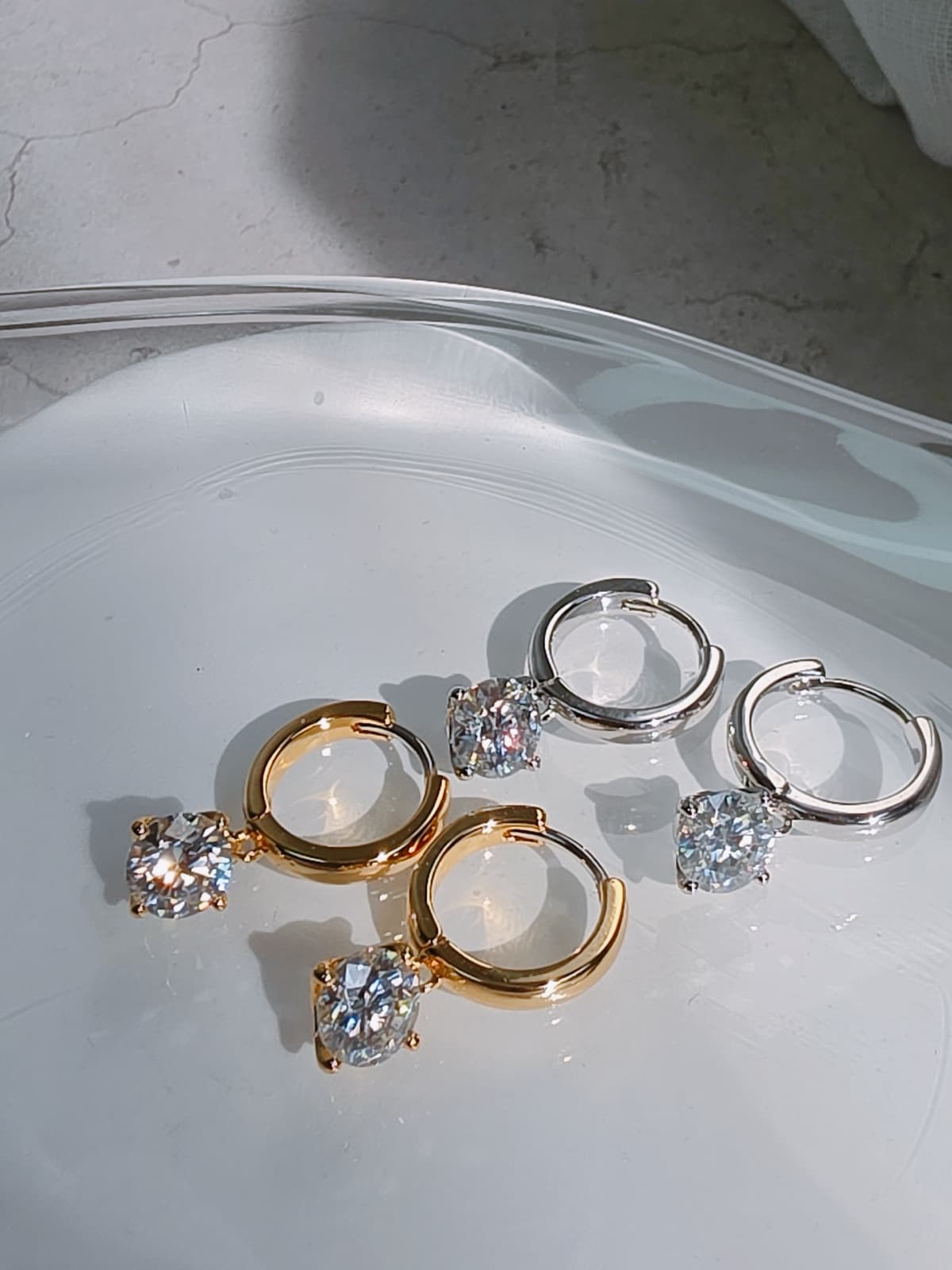 1-Carat Moissanite Diamond Surgical Steel One-Touch Dangling Earrings - 이미지 1
