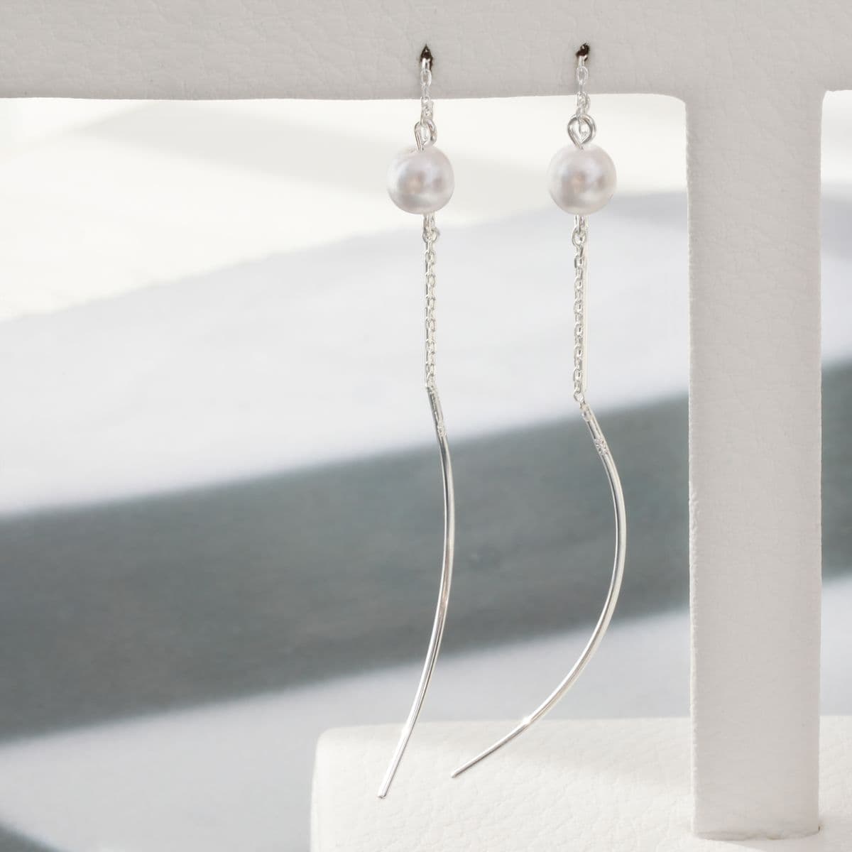 [SE6417] Silver 925 Swarovski Pearl and Curve Chain Drop Earrings - 이미지 5