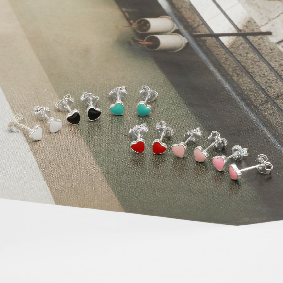 [SE6501] Silver 925 Color Epoxy Heart Earrings - 이미지 2