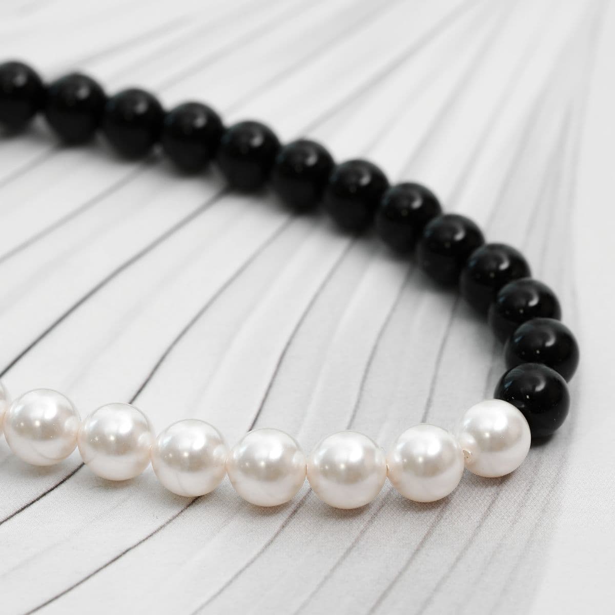 [SN6604] 925 Silver Half Swarovski Pearl Black Onyx Cruella Necklace - 이미지 4