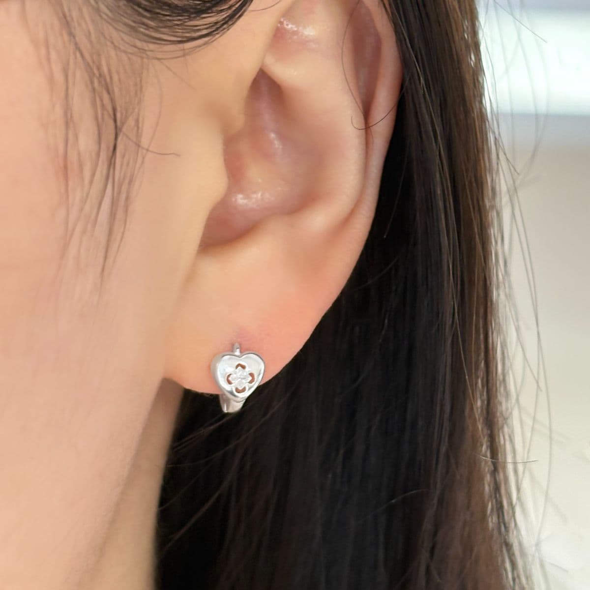 [SHG6703] Silver 925 Cubic In Flower Heart One-Touch Earrings - 이미지 2