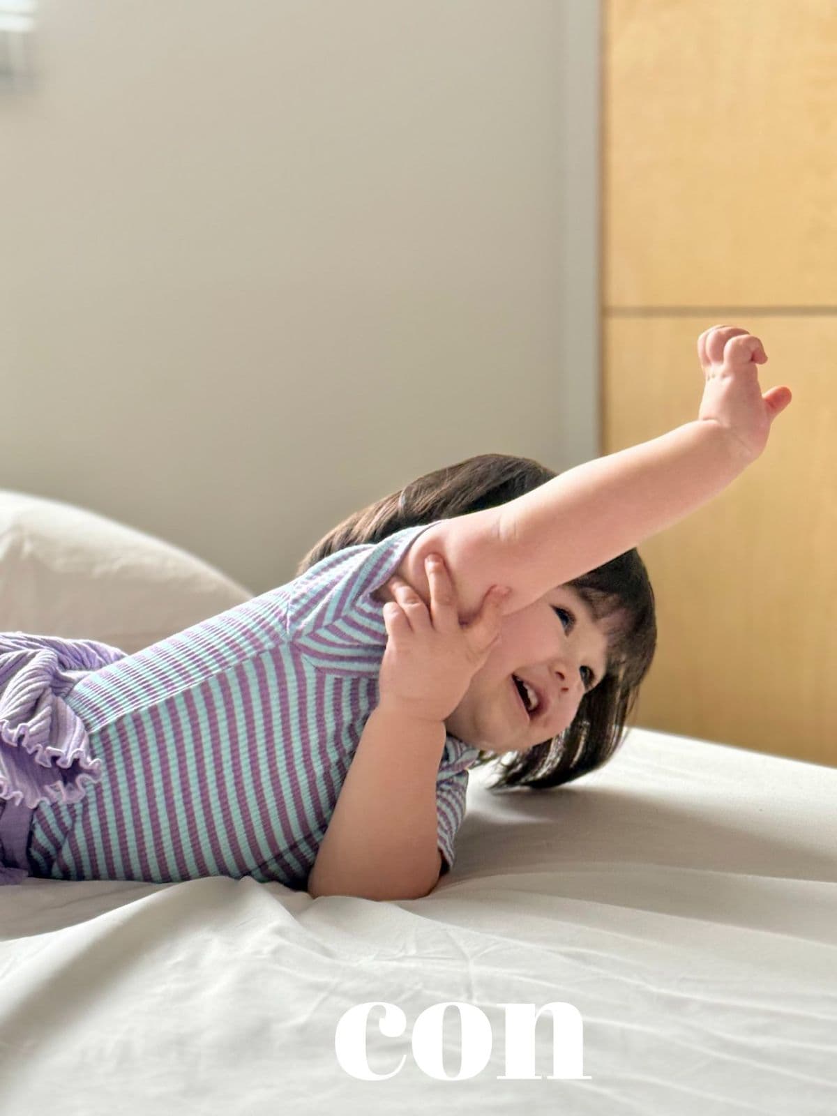 26 Summer) CON Honeybee Tee - 이미지 6