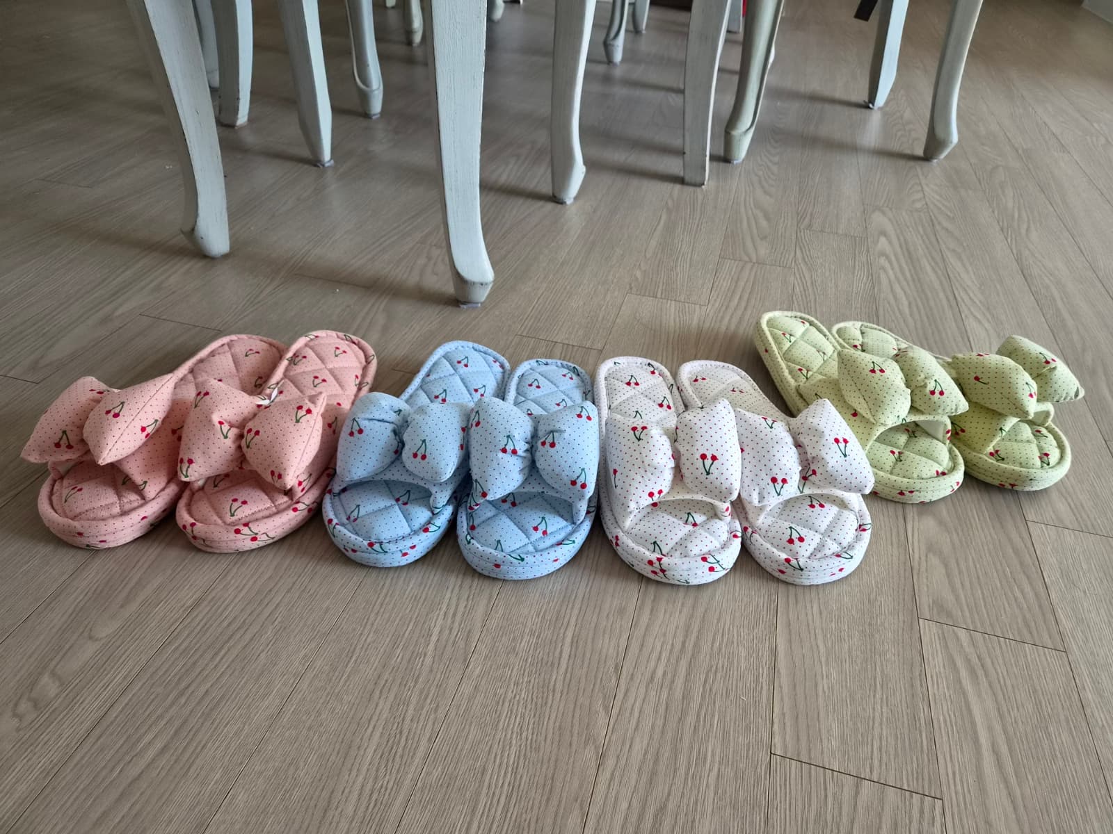Triple Dot Ribbon Quilted Indoor Cotton Slippers - 이미지 17