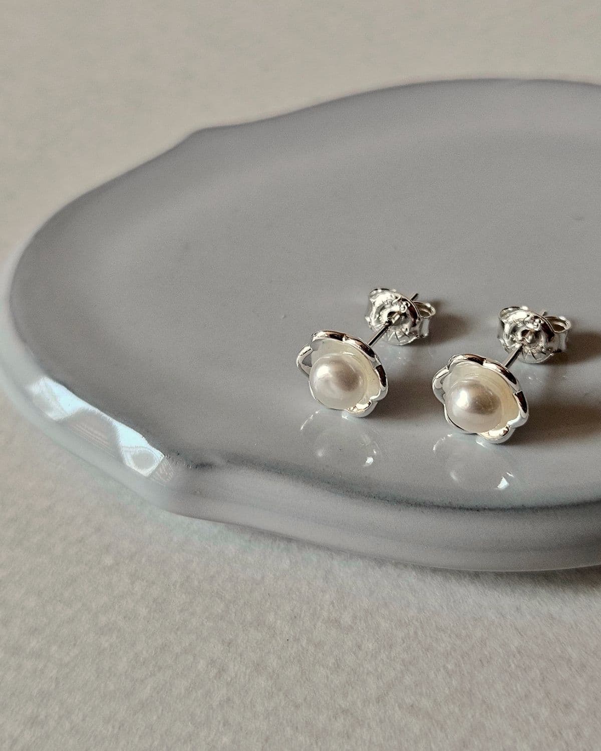 E Silver 925 Flower Freshwater Pearl Earrings - 이미지 3