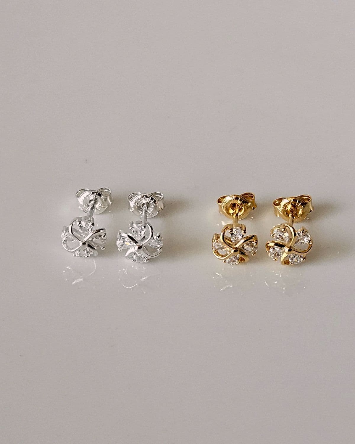 E Silver 925 Clover Cubic Silver Line Post Earrings - 이미지 1