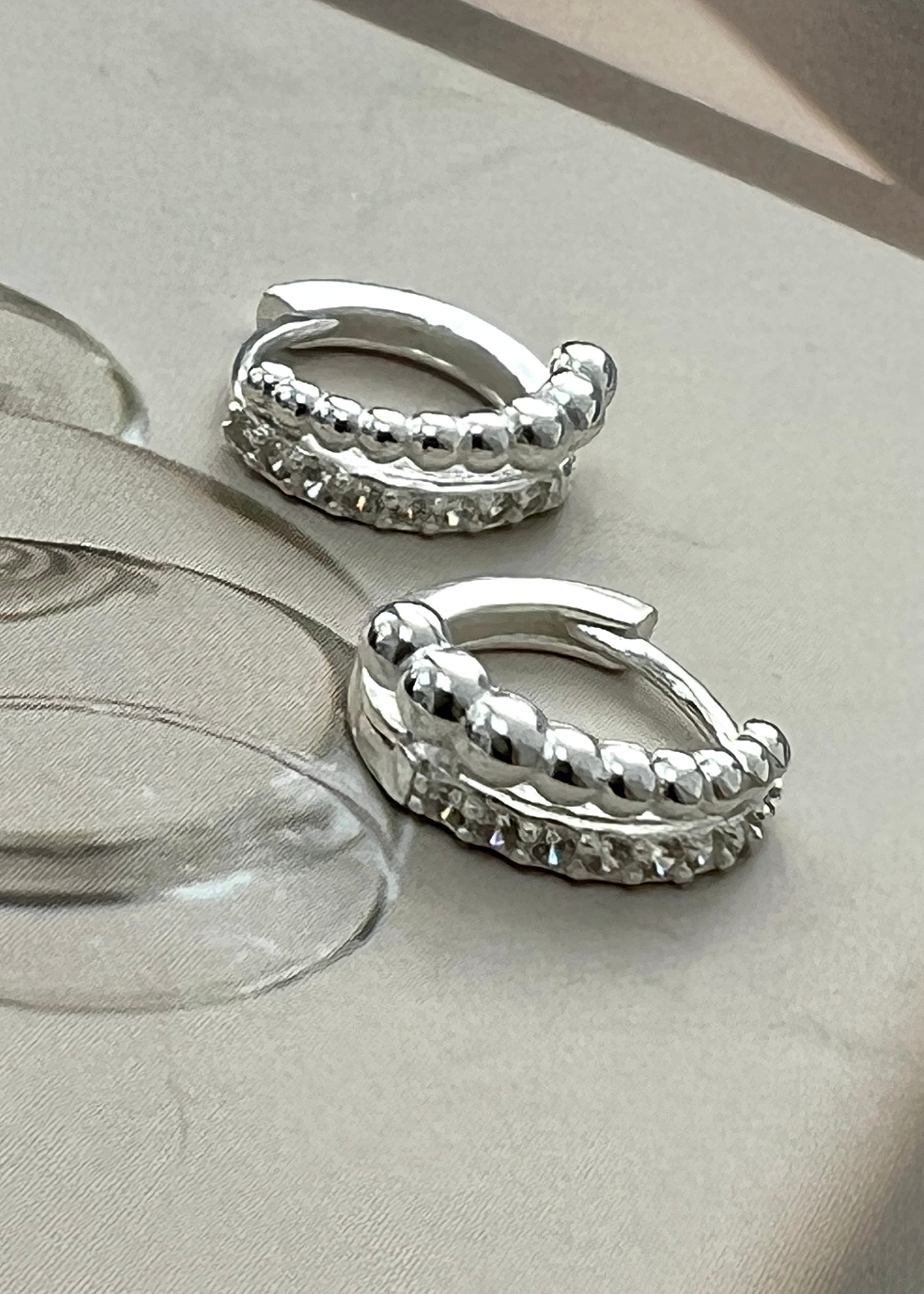 E Silver 925 Two-Line Cubic Ball Ball One-Touch Earrings - 이미지 1
