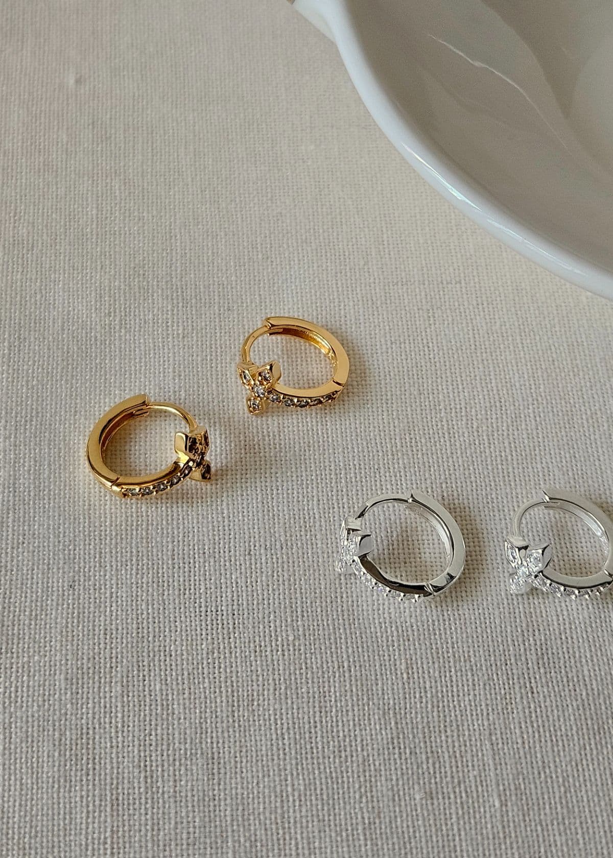 E Silver 925 Cubic Cross One-Touch Earrings - 이미지 2