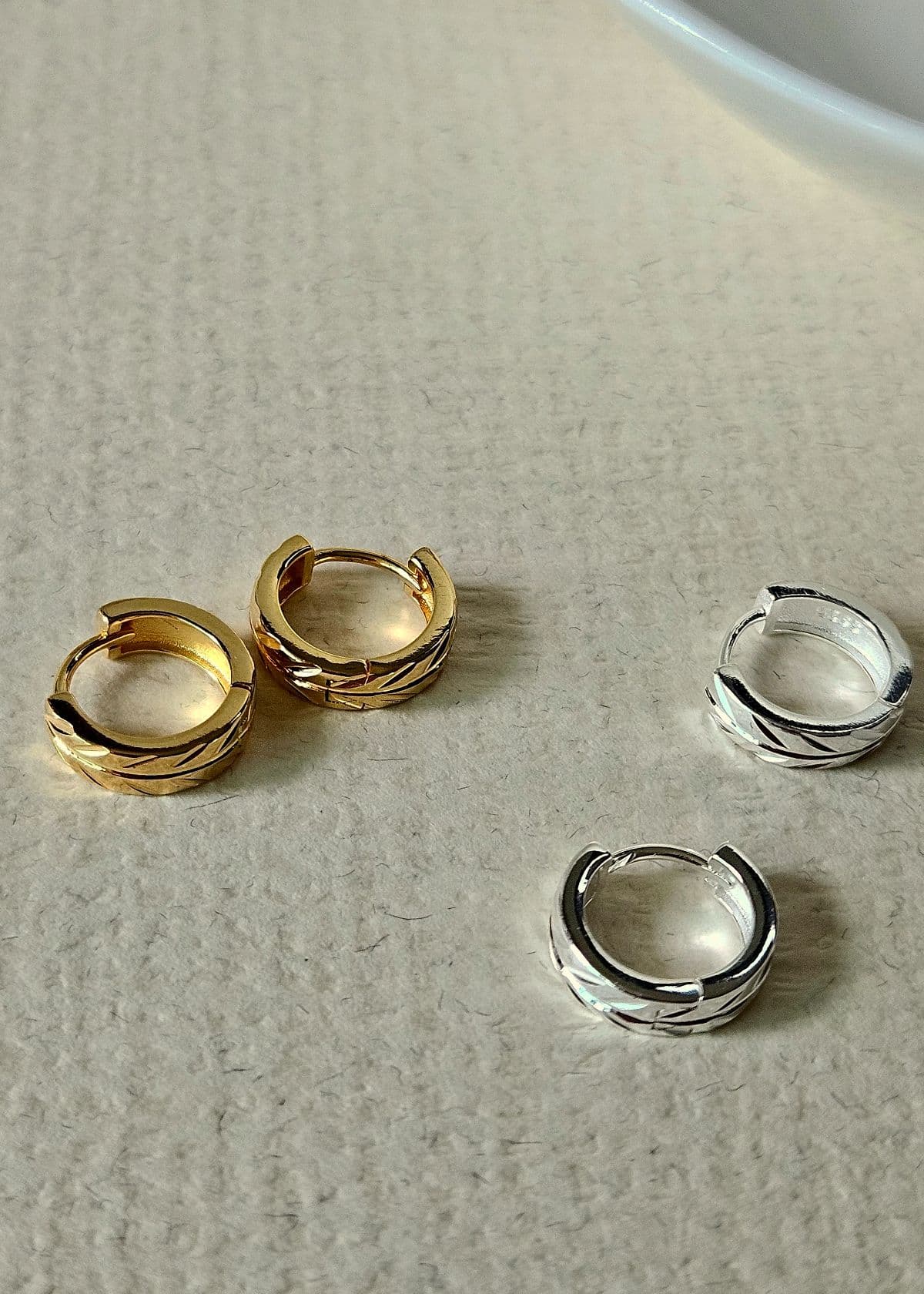 E Silver 925 Comb Pattern One-Touch Earrings - 이미지 2