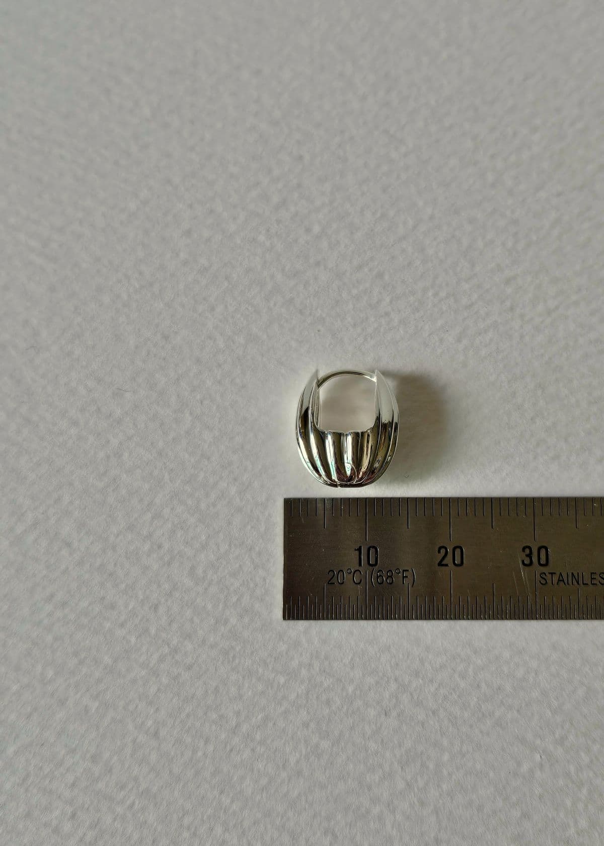 E Silver 925 Oval Comb Pattern One-Touch Earrings - 이미지 4