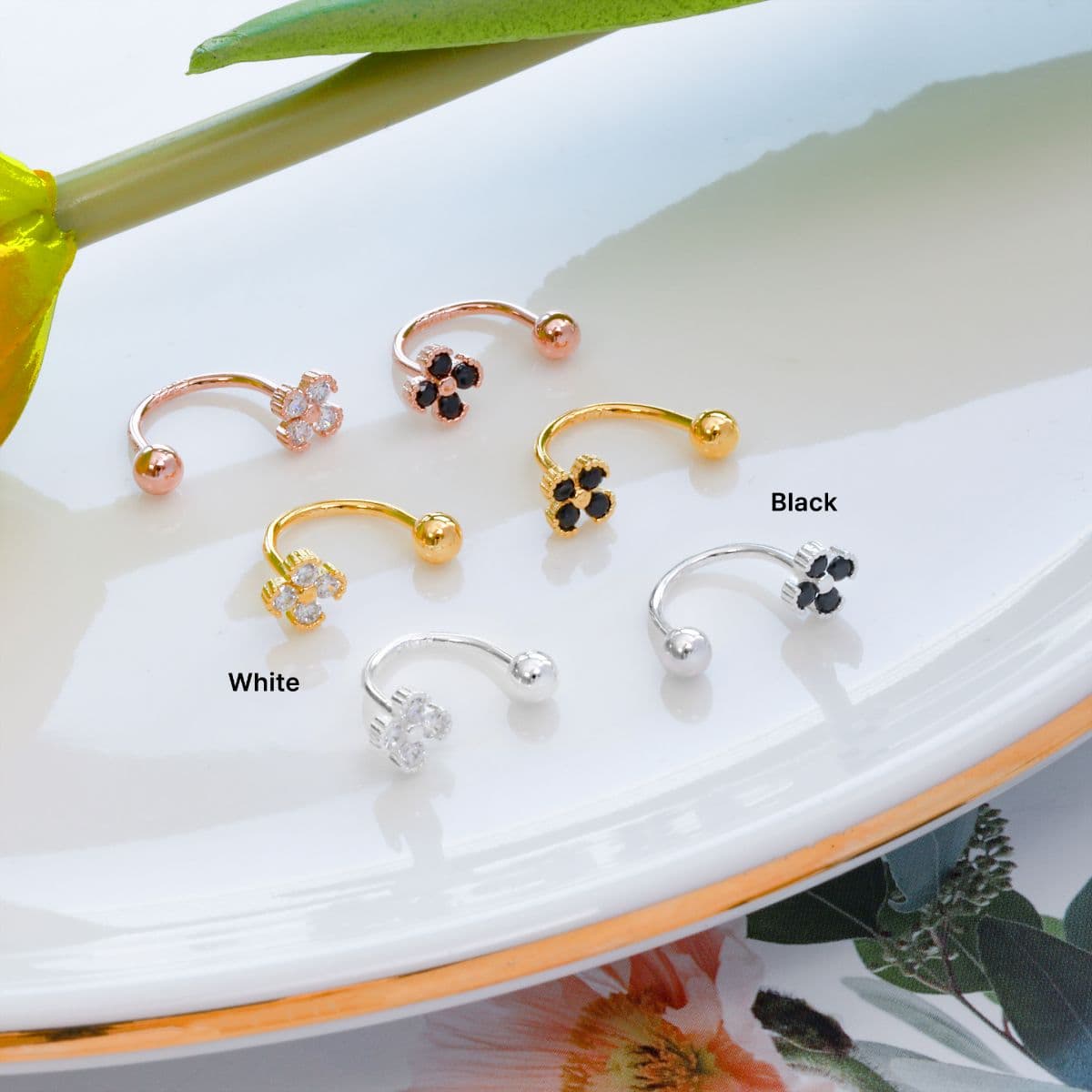 [SPC6602] Silver 925 Cubic Flower Hoop Piercing - 이미지 2