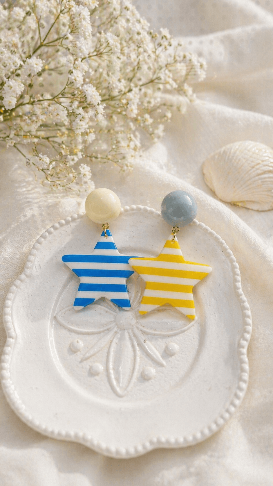 Striped Star Drop Earrings - 이미지 1