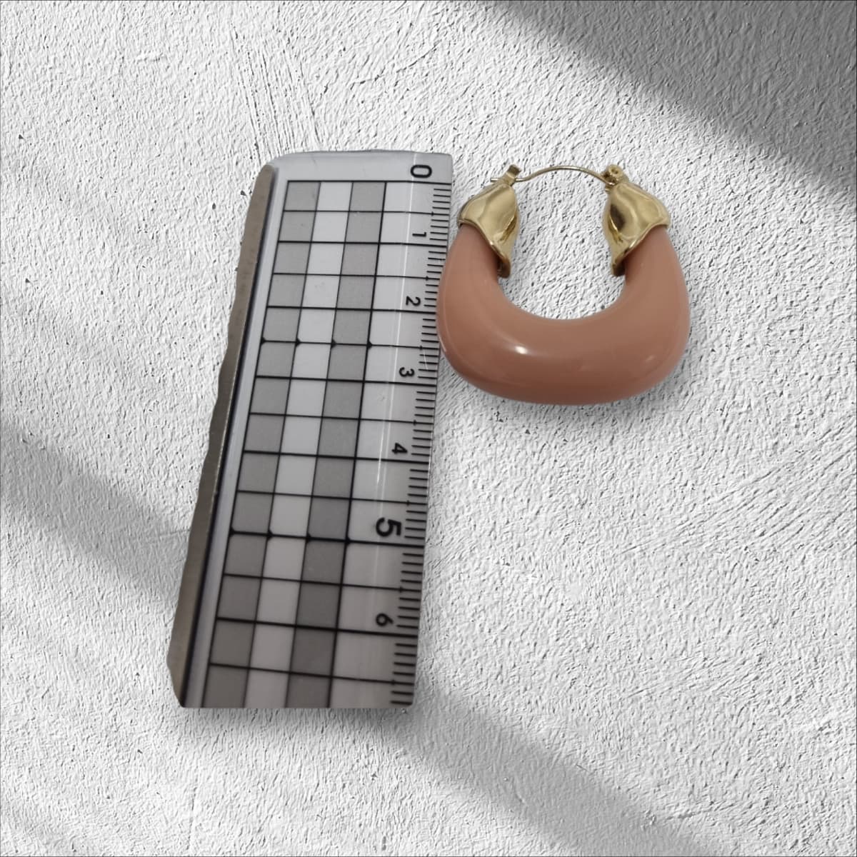 Gold Cap Point Bold U-Ring Earrings - 이미지 4