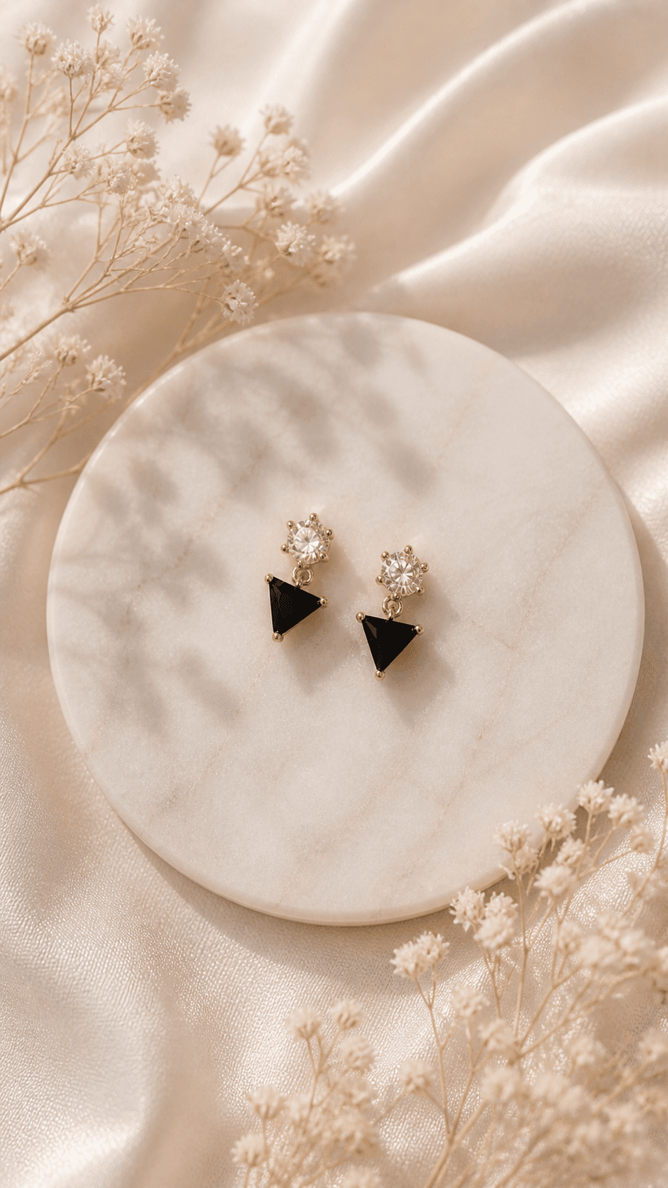 Cubic Point Triangular Drop Earrings - 이미지 3