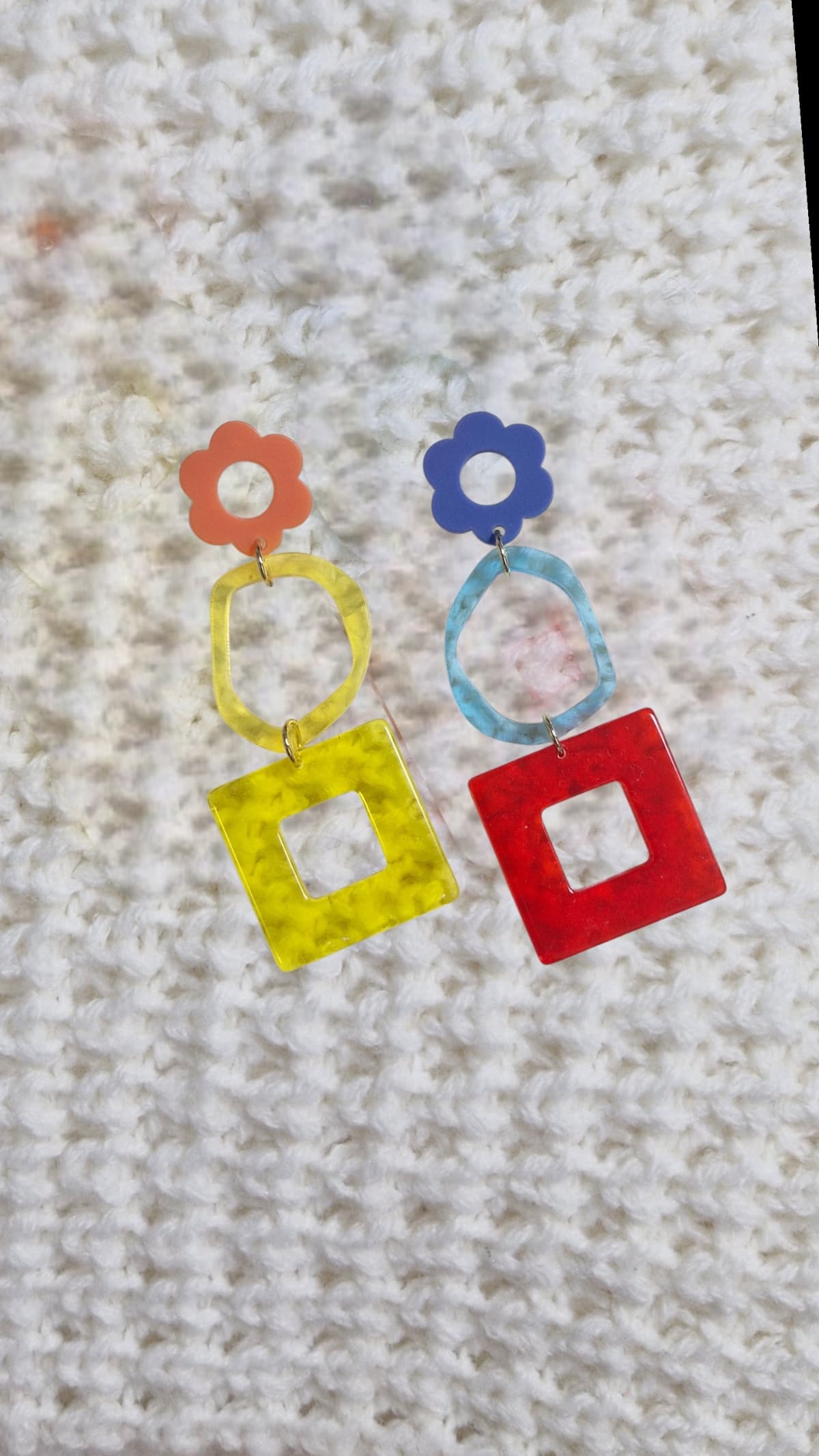 Flower Point Color Acrylic Drop Earrings - 이미지 1