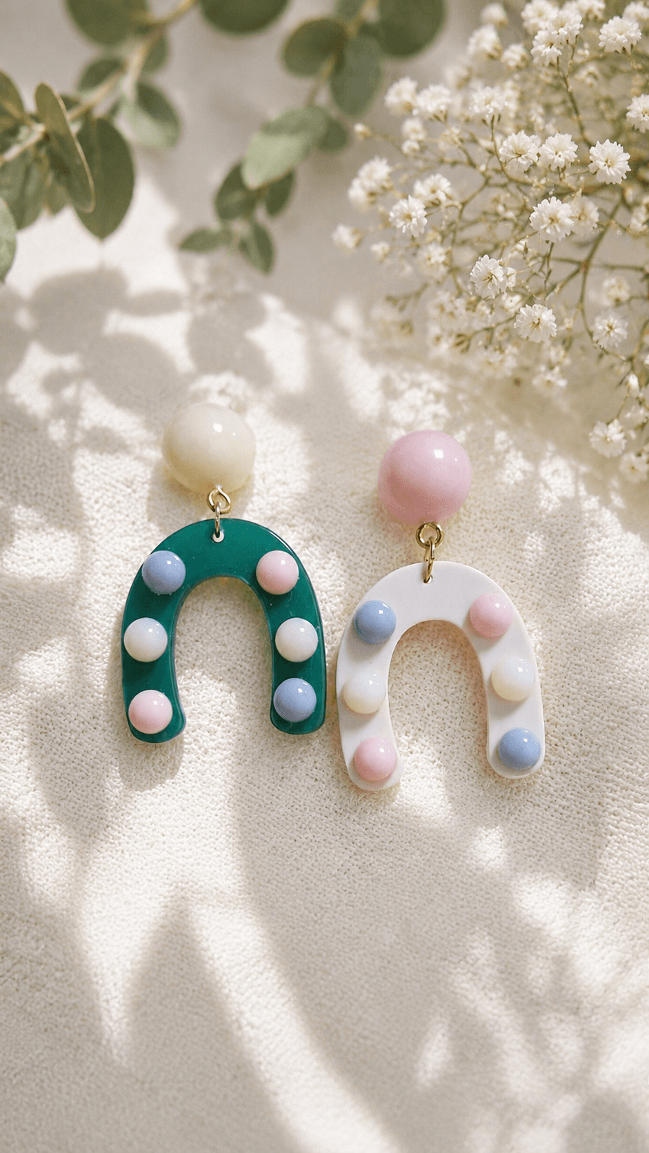 Pastel Dot U-shaped Acrylic Drop Earrings - 이미지 1