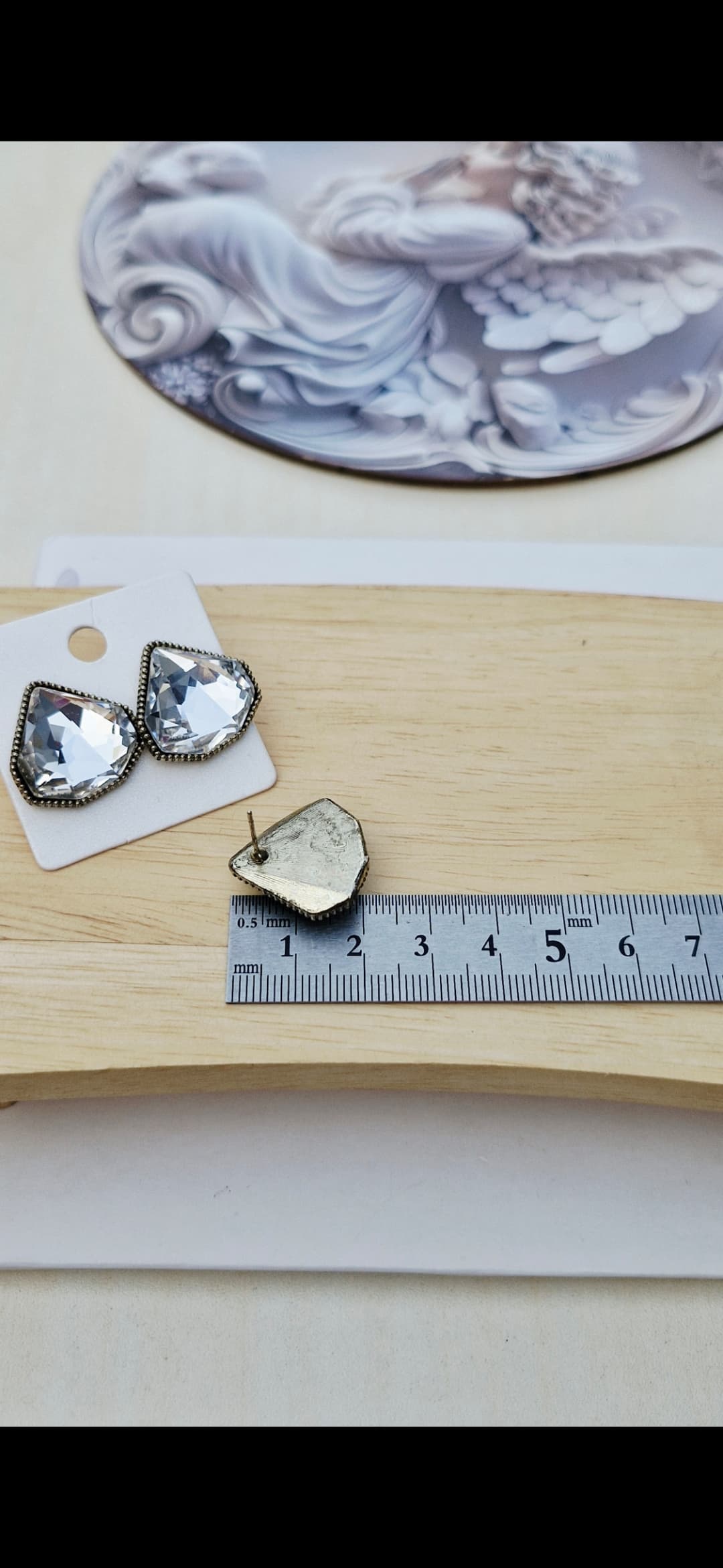 Crystal stud earrings - 이미지 4