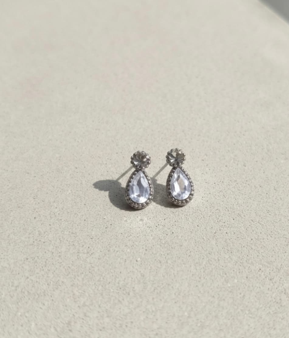 Silver 925. Teardrop Swarovski Crystal Wedding Silver Stud Earrings 148, Perfect for Daily Guest Outfits and Gifts - 이미지 3