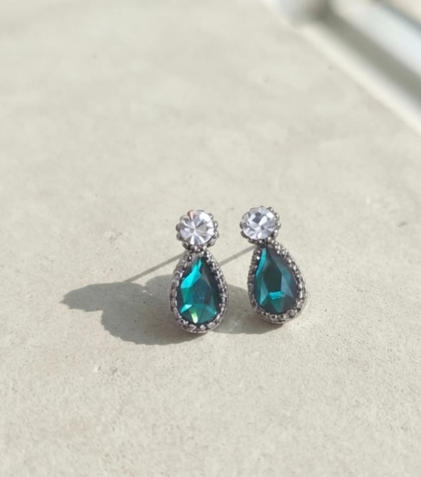 Silver 925. Teardrop Swarovski Crystal Wedding Silver Stud Earrings 148, Perfect for Daily Guest Outfits and Gifts - 이미지 1