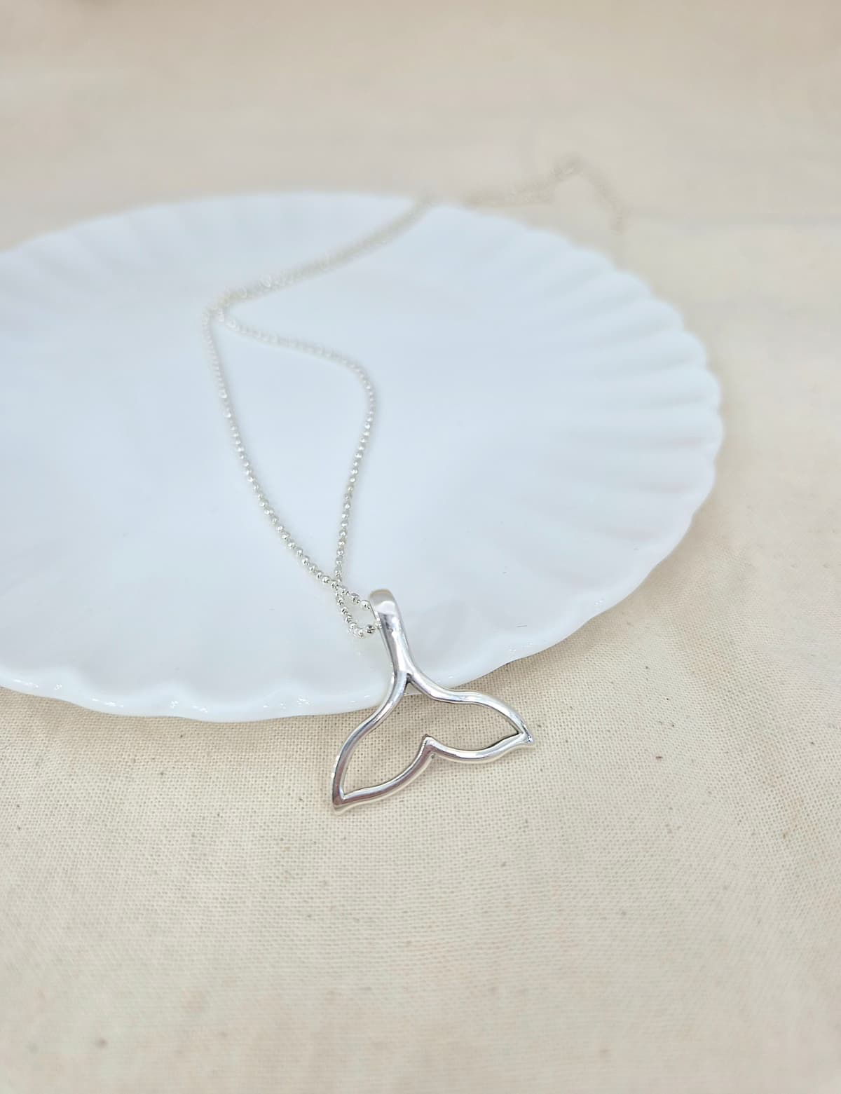 whale tail necklace - 이미지 1