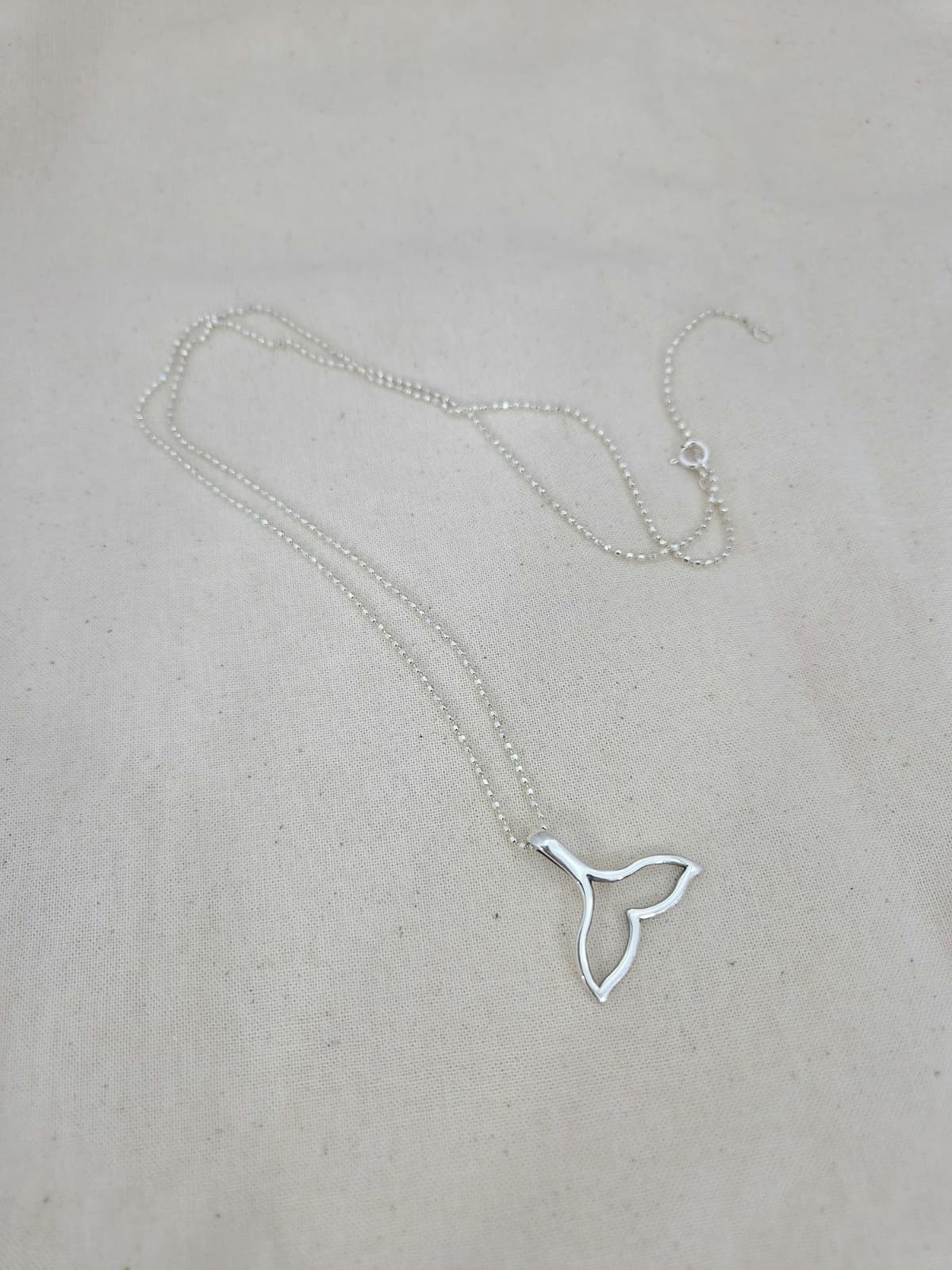 whale tail necklace - 이미지 3