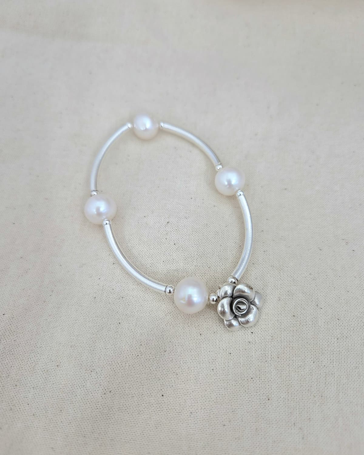Freshwater Pearl Flower Silver Banding Bracelet - 이미지 6